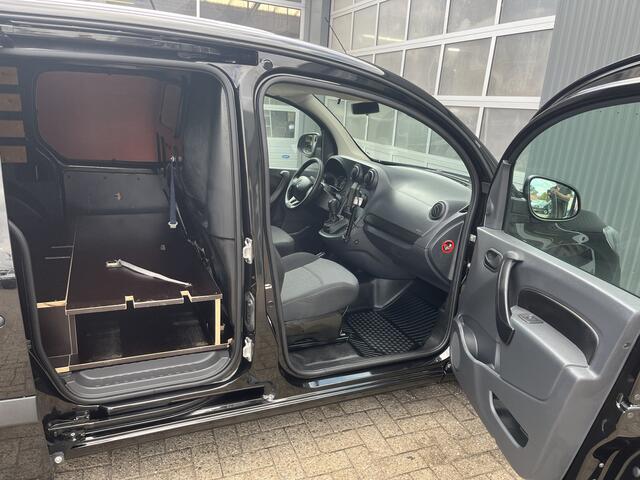 Mercedes-Benz CITAN 111 CDI BlueEFFICIENCY btw en Bpm vrij!! 2x schuifdeur Airco Cruise controle Parkeer sensoren achter Telefoonverbinding Euro 6 Ex overheidsauto