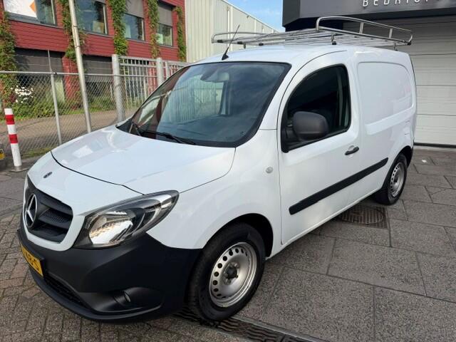 Mercedes-Benz CITAN 108 CDI AIRCO I NAVI I TREKHAAK I IMPERIAAL I COMPLETE ONDERHOUDSHISTORIE I 1e EIGENAAR DISTRIBUTIERIEM VERVANGEN