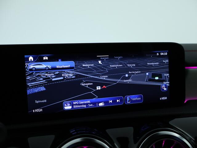 Mercedes-Benz CLA-KLASSE Shooting Brake 180 AMG Line | Achteruitrijcamera | Sfeerverlichting | Apple Carplay | Multispaaks Velgen | Inclusief 24 maanden MB Certified garantie voor Europa.