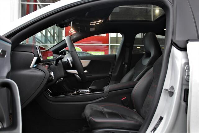 Mercedes-Benz CLA-KLASSE 180 Bns Sol. AMG | Pano|