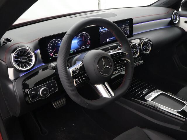 Mercedes-Benz CLA-KLASSE 250 e Shooting Brake Star Edition | AMG Pakket | Panoramadak | Sfeerverlichting | Multibeam LED | Keyless Go | Stoelverwarming | Night Pakket |