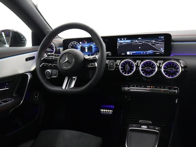 Mercedes-Benz CLA-KLASSE 250 e Shooting Brake Star Edition | AMG Pakket | Panoramadak | Sfeerverlichting | Multibeam LED | Keyless Go | Stoelverwarming | Night Pakket |