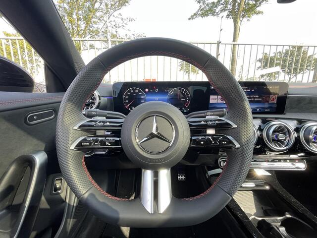 Mercedes-Benz CLA-KLASSE 250 e AMG Line | Panoramadak | MULTIBEAM LED Koplampen | Apple CarPlay | Android Auto | Sfeerverlichting | Stoelverwarming | Achteruitrijcamera | Elektrisch Inklapbare Buitenspiegels