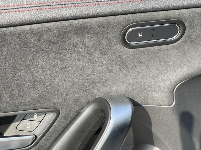 Mercedes-Benz CLA-KLASSE 250 e AMG Line | Panoramadak | MULTIBEAM LED Koplampen | Apple CarPlay | Android Auto | Sfeerverlichting | Stoelverwarming | Achteruitrijcamera | Elektrisch Inklapbare Buitenspiegels
