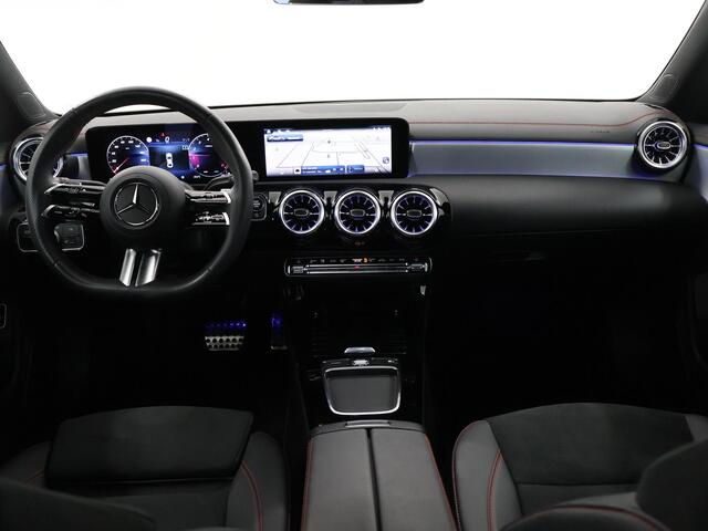 Mercedes-Benz CLA-KLASSE 180 Star Edition AMG Line | Matgrijs | Achteruitrijcamera | Sfeerverlichting | KEYLESS GO | Stoelverwarming