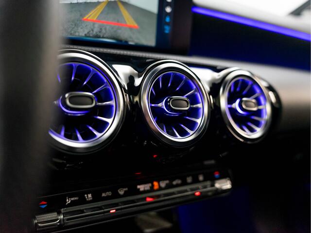 Mercedes-Benz CLA-KLASSE CLA 250 e AMG Line | Burmester | Pano | Distronic