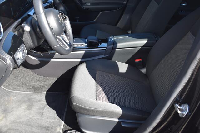 Mercedes-Benz CLA-KLASSE Shooting Brake 180 Business Line
