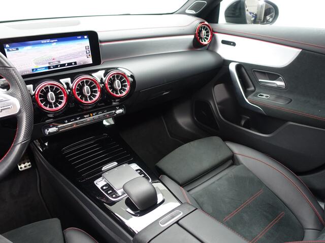 Mercedes-Benz CLA-KLASSE 220 4MATIC AMG Edition 1 Aut- Burmester, Sfeerverlichting, Panodak, Xenon Led, Camera