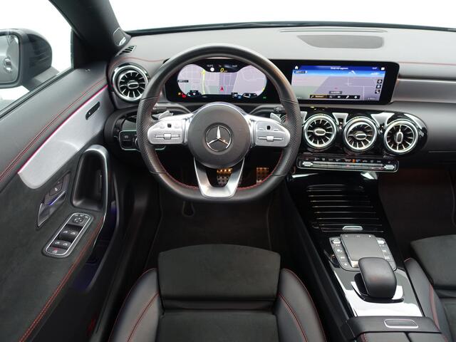 Mercedes-Benz CLA-KLASSE 180 Premium AMG Edition Aut- Sfeerverlichting, Burmester, Panodak, Sport Interieur, Camera, Xenon Led