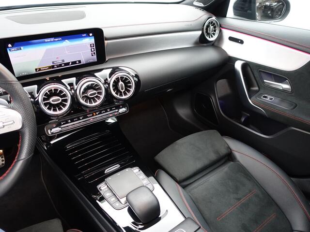 Mercedes-Benz CLA-KLASSE 180 Premium AMG Edition Aut- Sfeerverlichting, Burmester, Panodak, Sport Interieur, Camera, Xenon Led