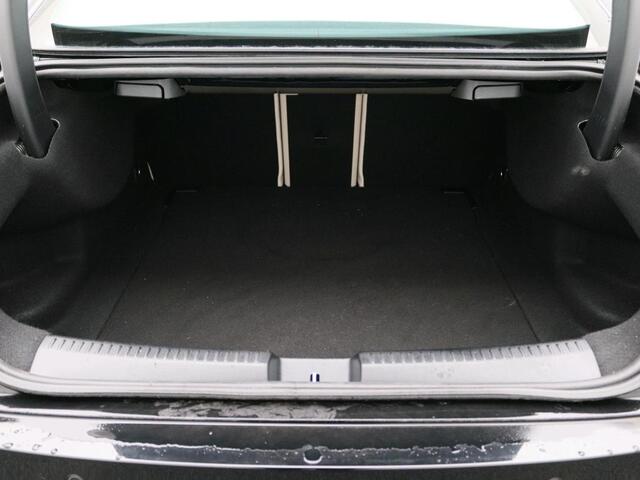 Mercedes-Benz CLA-KLASSE 180 Business Solution Luxury | Trekhaak | Panorama Schuif-Kanteldak | Memory pakket voorstoelen | Sfeerverlichting | Achteruitrijcamera | Inclusief 24 maanden MB Certified garantie voor Europa.