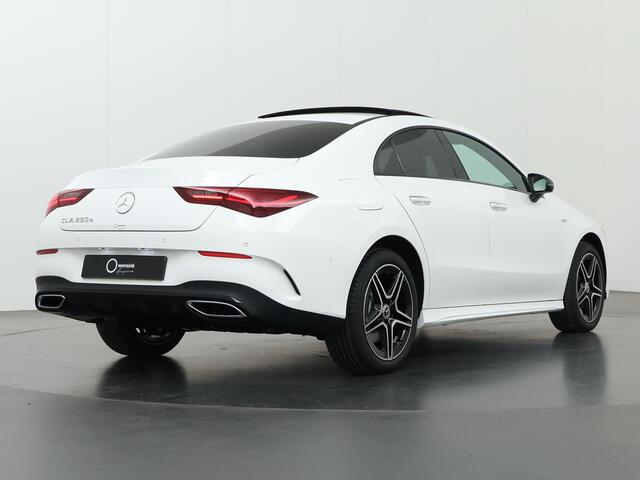 Mercedes-Benz CLA-KLASSE 250 e Business Solution AMG | Nightpakket | Multibeam led verlichting | Keyless Go | Panoramaschuifdak |