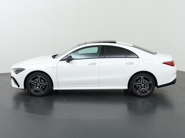 Mercedes-Benz CLA-KLASSE 250 e Business Solution AMG | Nightpakket | Multibeam led verlichting | Keyless Go | Panoramaschuifdak |