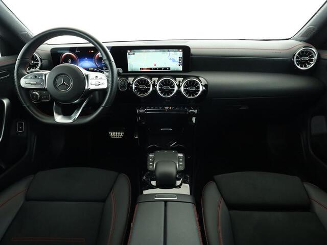 Mercedes-Benz CLA-KLASSE Shooting Brake 250 e AMG Plug-In Hybride | AMG Line | LED koplampen | 19 AMG LM Velgen | Sfeerverlichting | Achteruitrijcamera | Inclusief 24 maanden MB Certified garantie voor Europa.