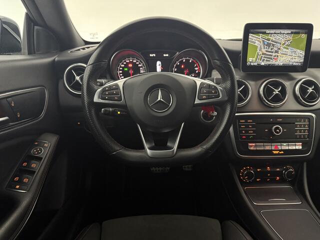 Mercedes-Benz CLA-KLASSE 180 AMG Camera LED Navigatie Airco Cruise PDC 18"LMV Stoelverwarming