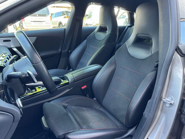 Mercedes-Benz CLA-KLASSE Shooting Brake 180 Business Solution AMG | Sportstoelen Alcantara | Camera