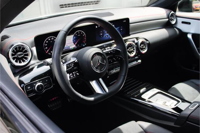 Mercedes-Benz CLA-KLASSE Shooting Brake 180 AMG Night | Sfeer | Camera | Trekhaak
