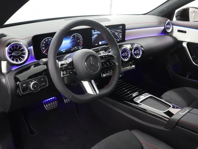 Mercedes-Benz CLA-KLASSE 250 e Shooting Brake 250 e Star Edition AMG Line | Panoramaschuifdak | MULTIBEAM LED | Nightpakket | Sfeerverlichting | Multispaak Velgen