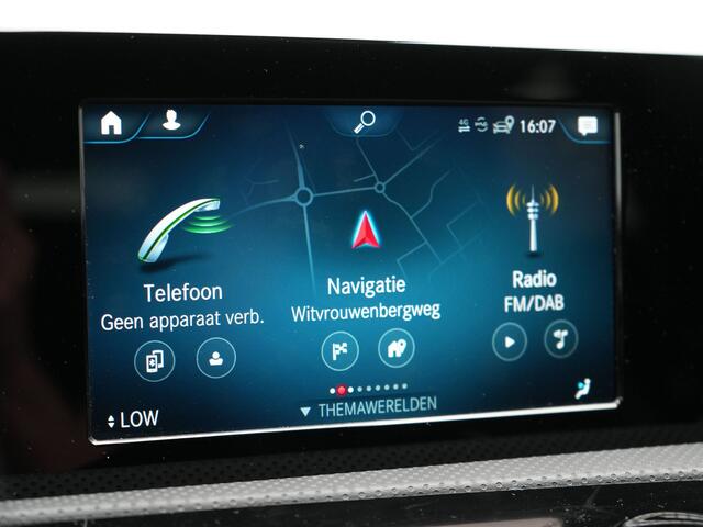 Mercedes-Benz CLA-KLASSE Shooting Brake 250 e AMG Plug In Hybrid 218PK PHEV | Navigatie | Sfeerverlichting | Alcantara Sportstoelen | DAB