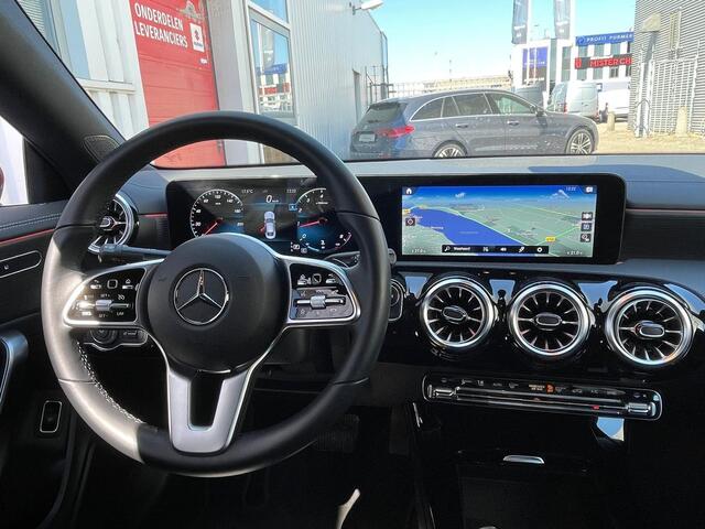 Mercedes-Benz CLA-KLASSE 180 Luxury Line