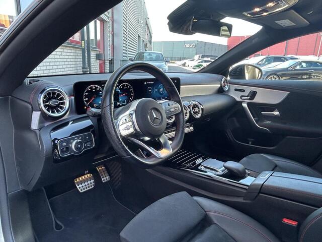 Mercedes-Benz CLA-KLASSE 200 AMG | Panoramadak | Memory Stoelen