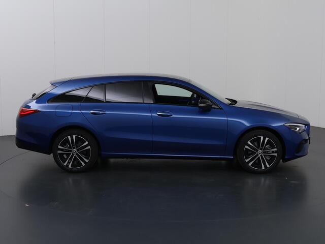 Mercedes-Benz CLA-KLASSE Shooting Brake 250 e Star Edition Luxury Line | Widescreen | Comfortstoelen | Navigatie | Adaptieve Cruise Control | Camera | Sfeerverlichting | DAB | Stoelverwarming | Standkachel |