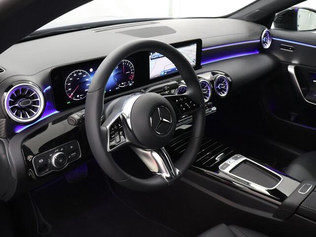 Mercedes-Benz CLA-KLASSE Shooting Brake 250 e Star Edition Luxury Line | Widescreen | Comfortstoelen | Navigatie | Adaptieve Cruise Control | Camera | Sfeerverlichting | DAB | Stoelverwarming | Standkachel |