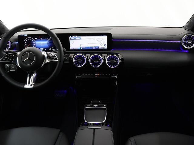 Mercedes-Benz CLA-KLASSE Shooting Brake 250 e Star Edition Luxury Line | Widescreen | Comfortstoelen | Navigatie | Adaptieve Cruise Control | Camera | Sfeerverlichting | DAB | Stoelverwarming | Standkachel |