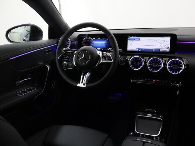 Mercedes-Benz CLA-KLASSE Shooting Brake 250 e Star Edition Luxury Line | Widescreen | Comfortstoelen | Navigatie | Adaptieve Cruise Control | Camera | Sfeerverlichting | DAB | Stoelverwarming | Standkachel |