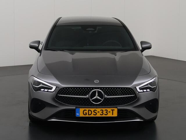 Mercedes-Benz CLA-KLASSE Shooting Brake 180 Star Edition Luxury Line | Stoelverwarming | Getint glas | Parkeer camera | Sfeerverlichting