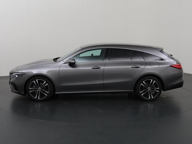 Mercedes-Benz CLA-KLASSE Shooting Brake 180 Star Edition Luxury Line | Stoelverwarming | Getint glas | Parkeer camera | Sfeerverlichting