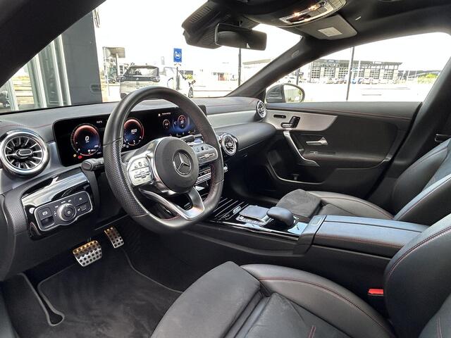 Mercedes-Benz CLA-KLASSE Shooting Brake 200 AMG | Panoramadak | Memory Stoelen