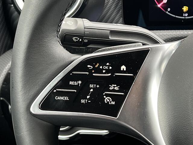 Mercedes-Benz CLA-KLASSE 180 Star Edition Luxury LIMITED | Night Pakket | Panoramadak | Apple CarPlay | Android Auto | Sfeerverlichting | Stoelverwarming | Parkeersensoren | Achteruitrijcamera | Elektrisch inklapbare buitenspiegels