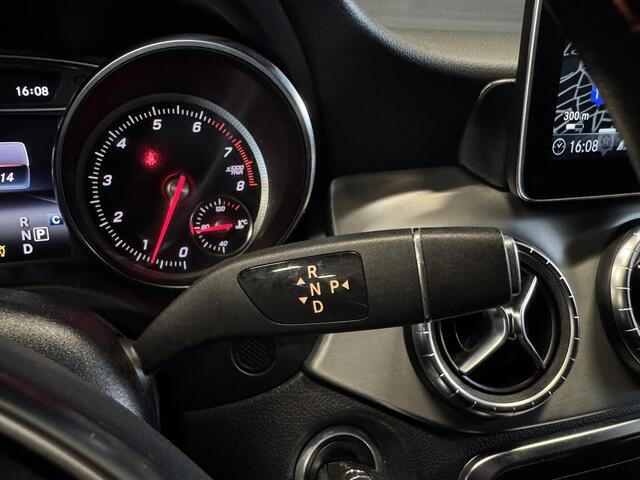 Mercedes-Benz CLA-KLASSE Shooting Brake 180 AMG pakket Automaat | Leder | Navi | Camera | Stoelverwarming | Sportstoelen | Cruise