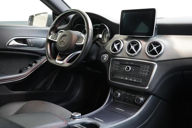 Mercedes-Benz CLA-KLASSE 180 Ambition | AMG-Line | Trekhaak | Navigatie | Sportstoelen
