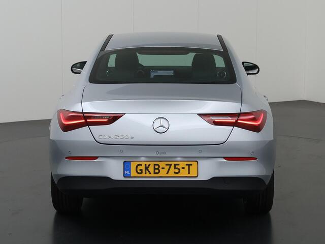 Mercedes-Benz CLA-KLASSE 250 e Star Edition | 2x groot scherm | 17 inch LM velgen | Led verl. | Achteruitrijcamera | Sfeerverlichting |