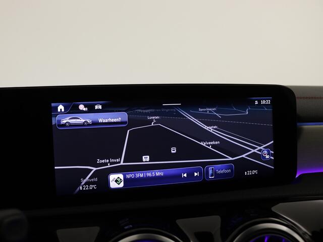 Mercedes-Benz CLA-KLASSE 180 Star Edition AMG Line | Dodehoekassistent | Nightpakket | AMG Line | KEYLESS GO-comfortpakket | USB pakket Plus | Verwarmde stoelen vooraan | Draadloos oplaadsysteem voor smartphone |