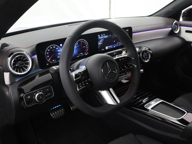 Mercedes-Benz CLA-KLASSE 250 e Shooting Brake Star Edition AMG Line | Panorama schuifdak | MULTIBEAM LED | Nightpakket | Sfeerverlichting | Multispaak Velgen