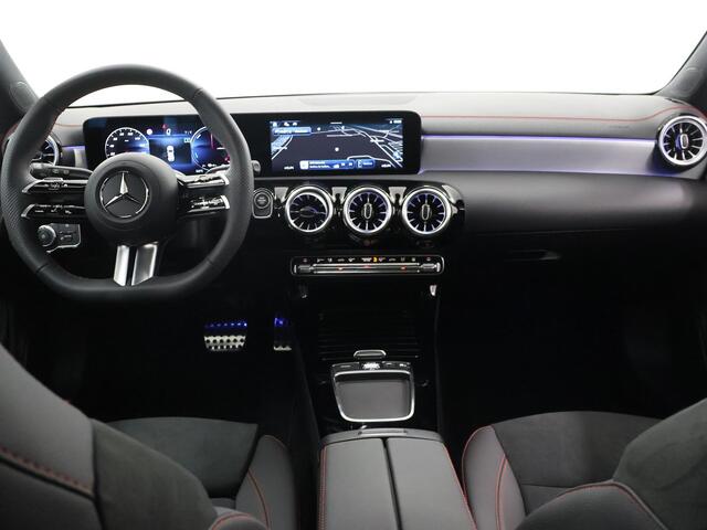 Mercedes-Benz CLA-KLASSE 250 e Shooting Brake Star Edition AMG Line | Panorama schuifdak | MULTIBEAM LED | Nightpakket | Sfeerverlichting | Multispaak Velgen