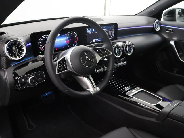 Mercedes-Benz CLA-KLASSE Shooting Brake 180 Star Edition Luxury Line | Keyless | Widescreen | Panoramadak | LED
