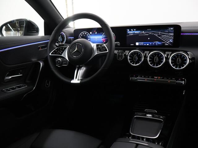 Mercedes-Benz CLA-KLASSE Shooting Brake 180 Star Edition Luxury Line | Keyless | Widescreen | Panoramadak | LED