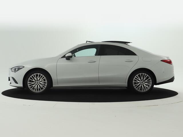 Mercedes-Benz CLA-KLASSE 250 e Luxury Line | Panoramadak | Achteruitrijcamera | Sfeerverlichting | Leder | Inclusief 24 maanden MB Certified garantie voor Europa.
