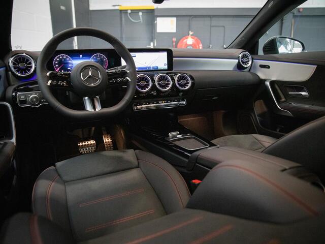 Mercedes-Benz CLA-KLASSE Shooting Brake 180 Star Edition Panorama dak | Trekhaak