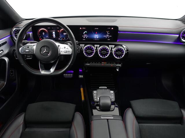 Mercedes-Benz CLA-KLASSE 180 AMG Night Edition Premium Aut- Memory Seats, Carplay, Panoramadak, Zitcomfort, Sfeerverlichting, Xenon Led Premium