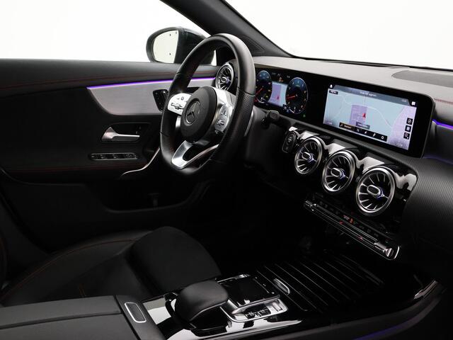 Mercedes-Benz CLA-KLASSE Shooting Brake 220 AMG SPORT MAGNO MAT GRIJS + HEAD-UP | PANORAMA | DISTRONIC | MEMORY