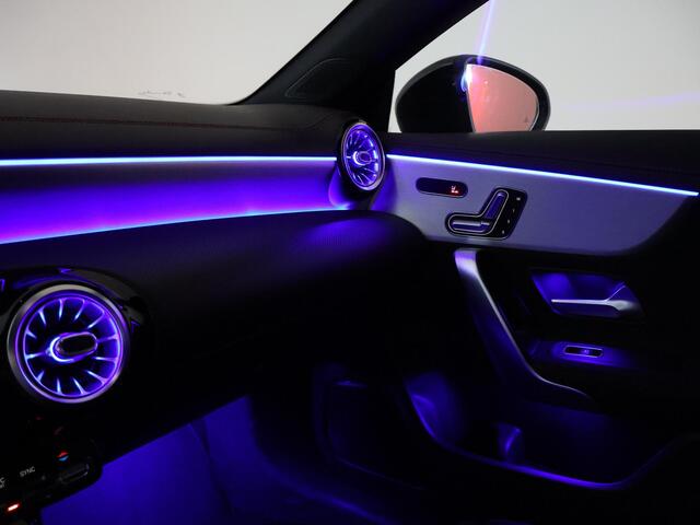 Mercedes-Benz CLA-KLASSE Shooting Brake 220 AMG SPORT MAGNO MAT GRIJS + HEAD-UP | PANORAMA | DISTRONIC | MEMORY