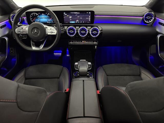 Mercedes-Benz CLA-KLASSE 180 AMG Pano Sfeer Camera LED Carplay Virtual Clima Cruise Navi PDC 18''LMV