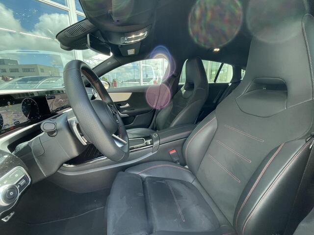 Mercedes-Benz CLA-KLASSE Shooting Brake 180 | AMG | Keyless | Sfeerverlicht
