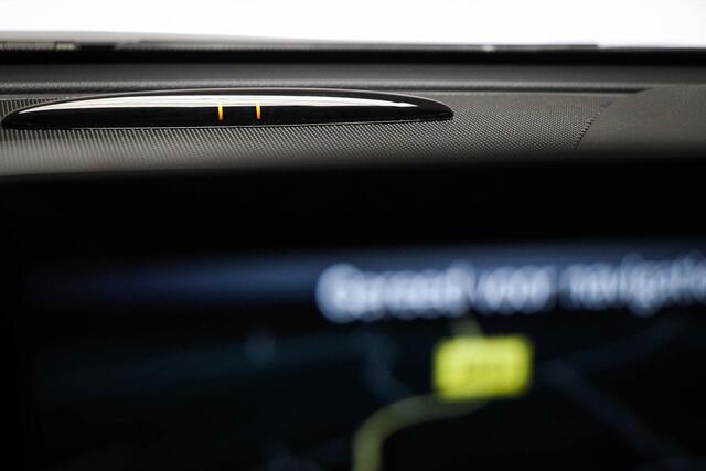 Mercedes-Benz CLA-KLASSE Shooting Brake 180 Business Solution AMG | PANORAMADAK | STANDVERWARMING | APPLE | TREKHAAK