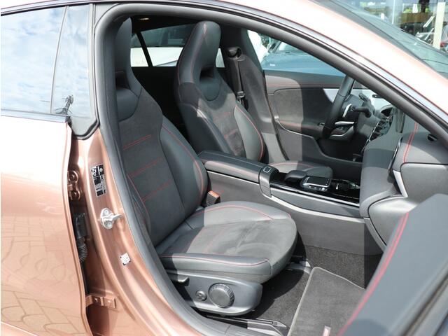 Mercedes-Benz CLA-KLASSE 200 Business Solution AMG I Panoramdak I Trekhaak I Leder